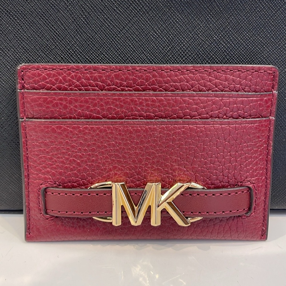 MICHAEL KORS
Reed Large Pebbled Leather Card Holder Case
Dark Cherry
NWT - Picture 4 of 16